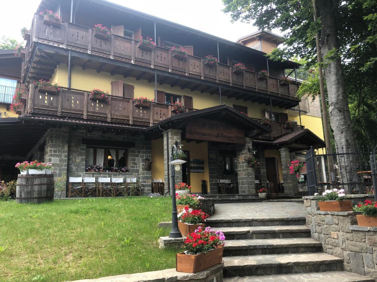 Albergo Bertocchi Collagna Buitenkant foto